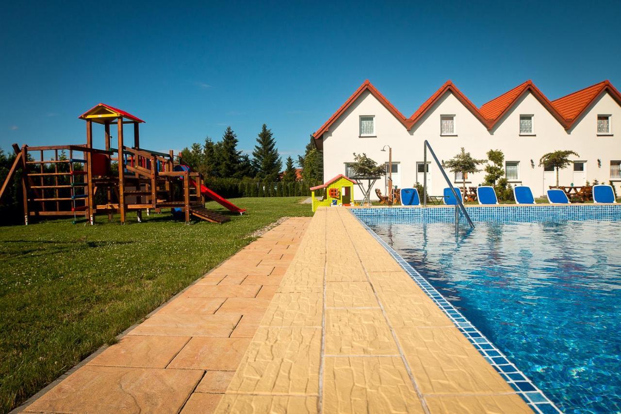 Aqua Fun Domki Z Basenem Ujście-Darłowskie المظهر الخارجي الصورة